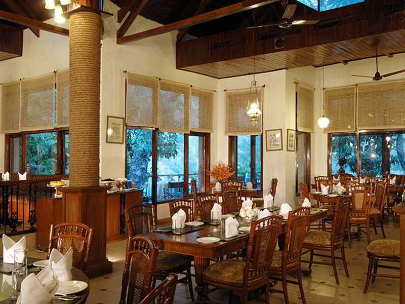 Taj Corbett Resort And Spa Uttarakhand Рамнагар Ресторант снимка