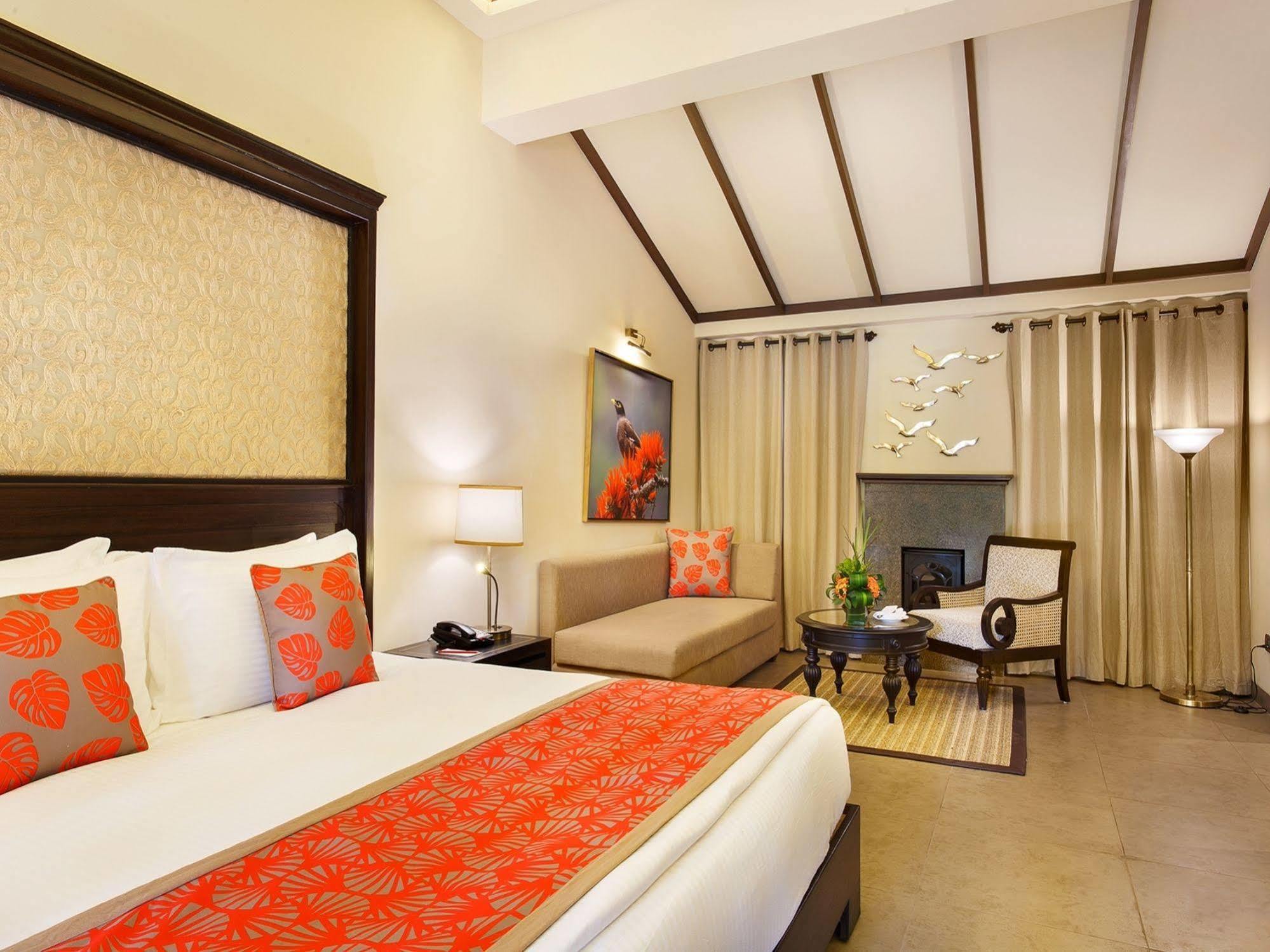 Taj Corbett Resort And Spa Uttarakhand Рамнагар Екстериор снимка