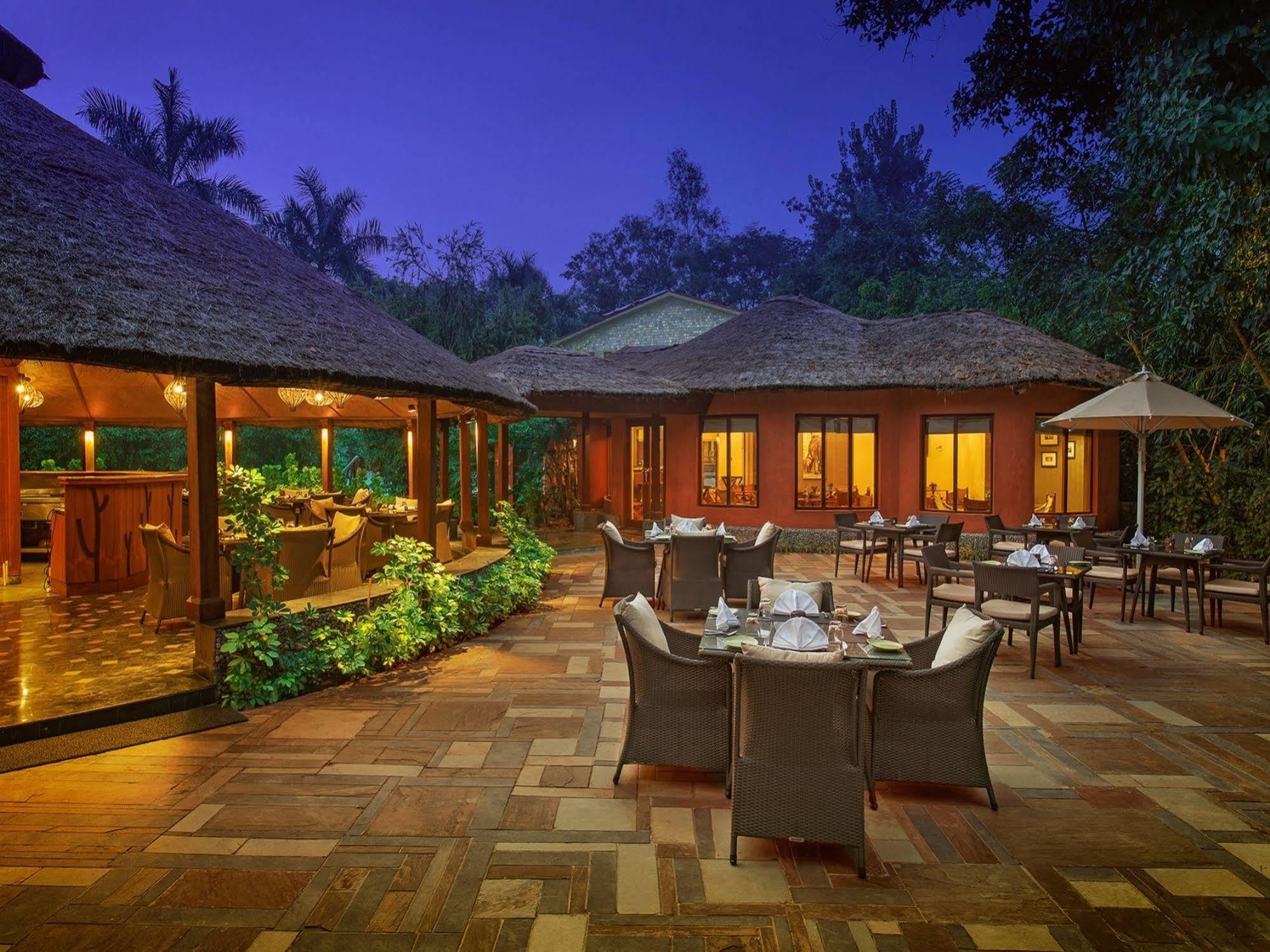 Taj Corbett Resort And Spa Uttarakhand Рамнагар Екстериор снимка